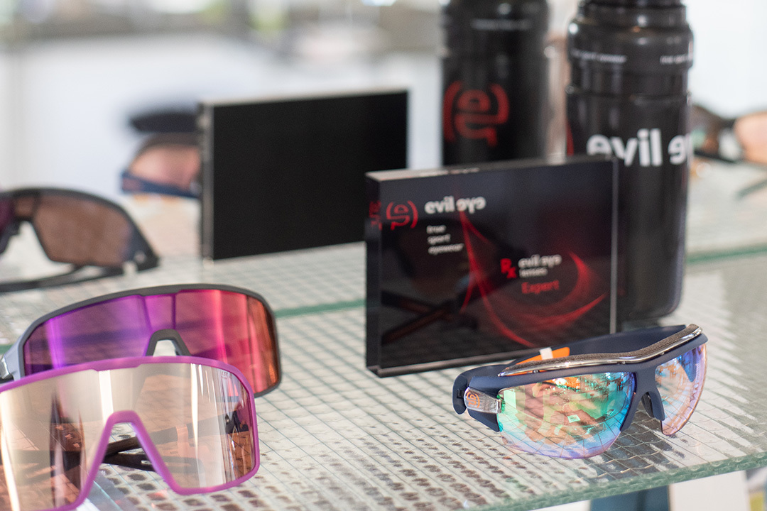 Sportbrillen mit Schutz vor UV-Strahlung, Wind, Staub und Wasser